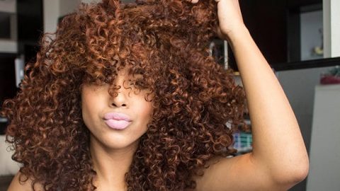 مكونات تؤذي الشعر المجعد.. احذريها