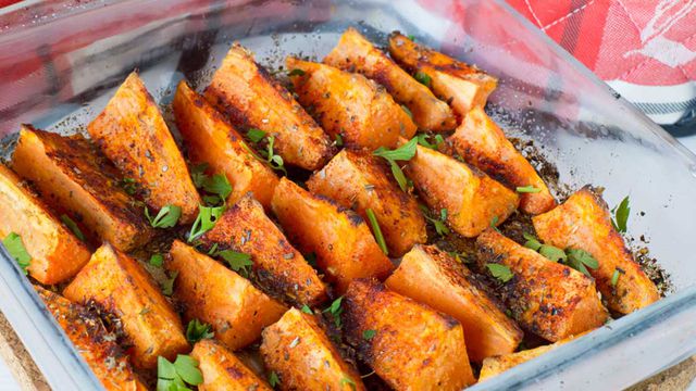 طريقة تجهيز البطاطا الحلوة المشوية