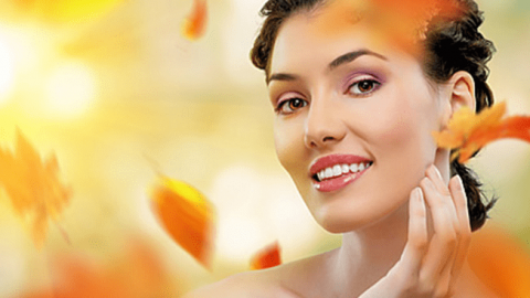 إليك هذا الروتين اليومي للعناية بالبشرة خلال فصل الخريف