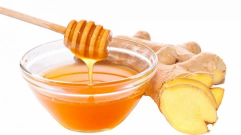 إليك وصفة الزنجبيل والعسل للتخلص من تجاعيد العين 