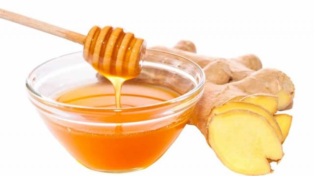 إليك وصفة الزنجبيل والعسل للتخلص من تجاعيد العين 
