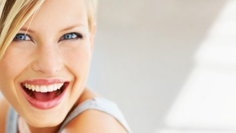 6 خطوات بسيطة لتكوني جميلة بدون ماكياج