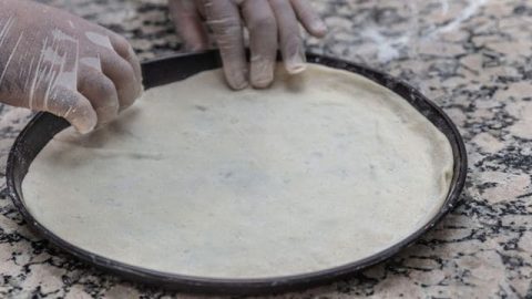 طريقة تجهيز عجينة البيتزا