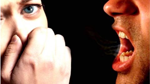 علاجات طبيعية للتخلص من رائحة الفم الكريهة