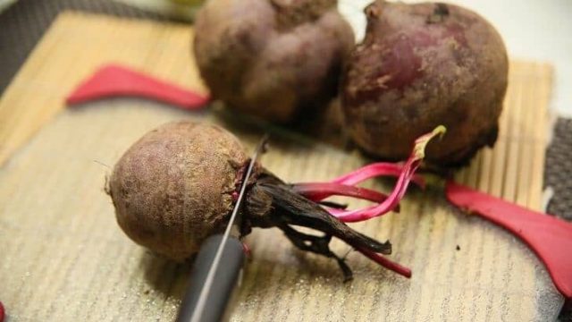 جربي أقنعة الشمندر الطبيعية لبشرة مثالية هذا الخريف