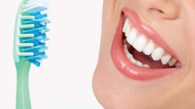 روتين يومي للعناية بصحة الفم والأسنان