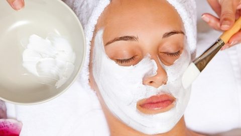 تخلصي من مشاكل البشرة بأقنعة الدقيق الطبيعية