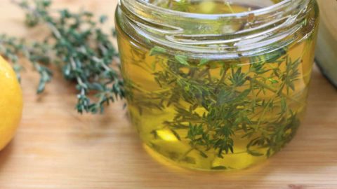 زيت الزعتر.. استخدامات جمالية وصحية لا تحصى