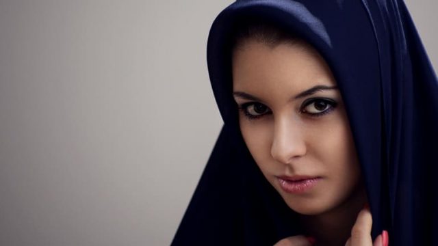 كيف تحافظين على صحة شعرك مع الحجاب؟