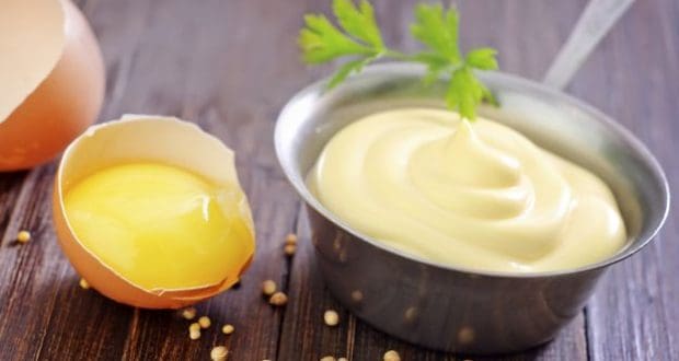 أقنعة المايونيز المتنوعة للعناية بالشعر التالف