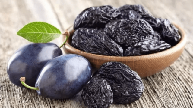 6 فواكه طبيعية لمكافحة الإمساك