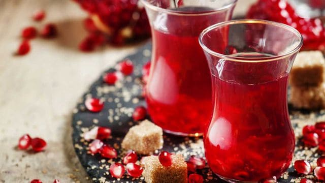 طريقة تجهيز الشاي التركي بالرمان