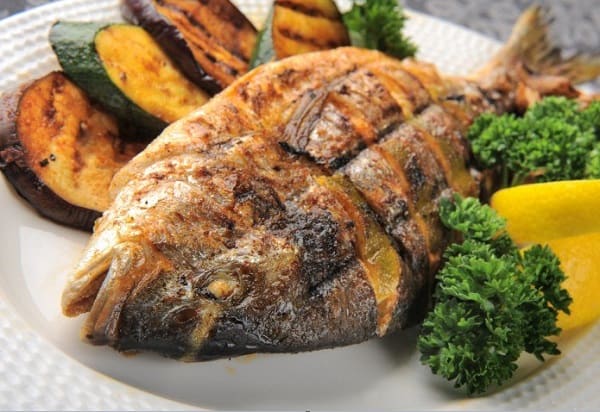 فكرة جديدة لتتبيل سمك زبيدي المشوي