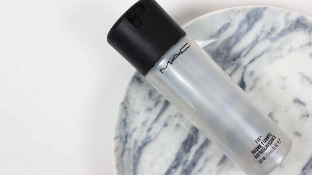 تعرفي على المستحضر المفضل لدى الإماراتيات لتثبيت الماكياج