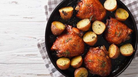 خطوات عمل دجاج مشوى فى الفرن بطريقة سهلة