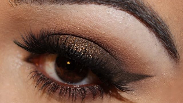 احصلي على ماكياج عيون سموكي باللون البني لخريف 2018
