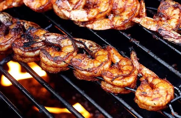 وصفة لذيذة لتجهيز الروبيان المشوي على الفحم