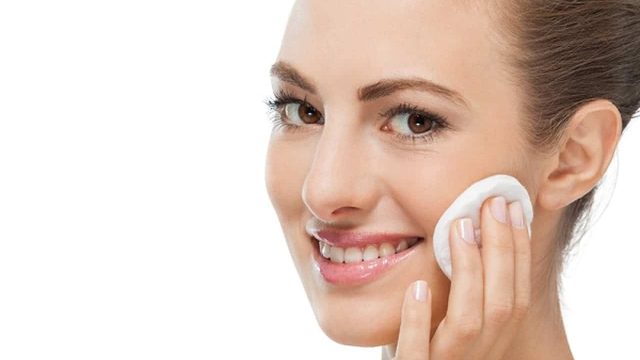 اكتشفي روتين العناية بالبشرة للحصول على ماكياج مثالي