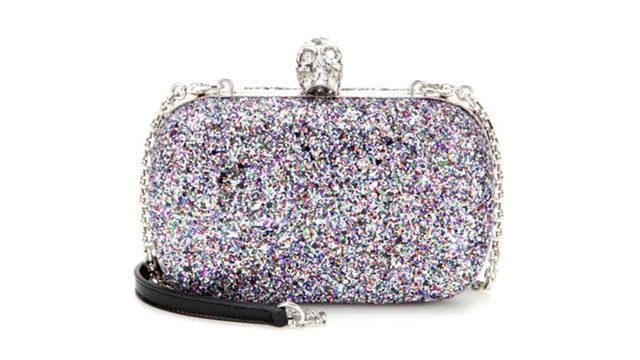 بالصور: أجمل موديلات حقائب الكلتش لعروس 2019