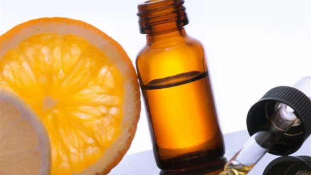 جربي وصفات سيروم الفيتامين سي لتنشيط البشرة