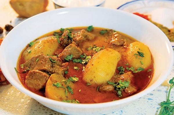 خطوات تجهيز صينية البطاطس باللحم الضاني