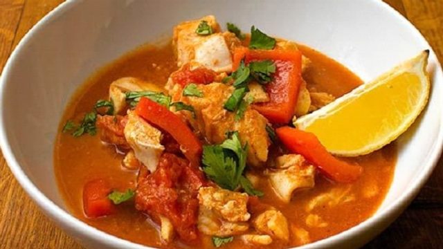 شوربة السمك الحمراء اللذيذة