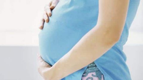 كيف تعالجين الإمساك خلال فترة الحمل؟