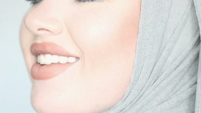 حيل ماكياج لصاحبات الوجه البيضاوي.. جربيها