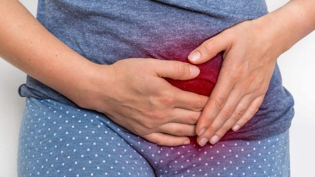 8 مشروبات عليكِ تناولها أثناء الدورة الشهرية.. منها الزنجبيل والقرفة