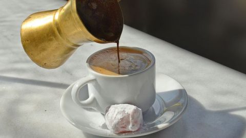 طريقة تجهيز القهوة العربية الإماراتية