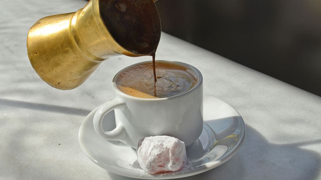 طريقة تجهيز القهوة العربية الإماراتية