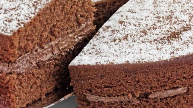 طريقة تجهيز كيكة إسفنجية بالكاكاو