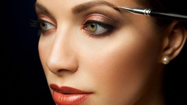 خطوات بسيطة للحصول على رسمة حواجب مثالية