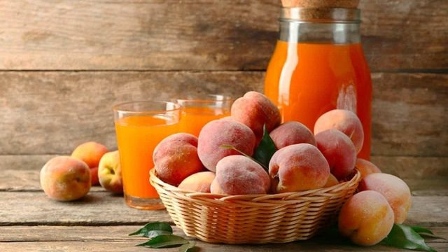 فاكهة الخوخ : كنز لا يمكن حصره من الفوائد الصحية والجمالية