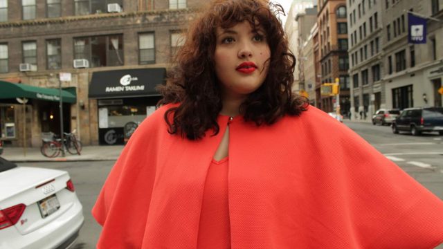 أجمل الإطلالات الشتوية لصاحبات القوام الممتلئ