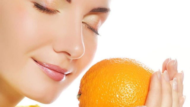 انعمي ببشرة صحية ومشرقة بأقنعة البرتقال