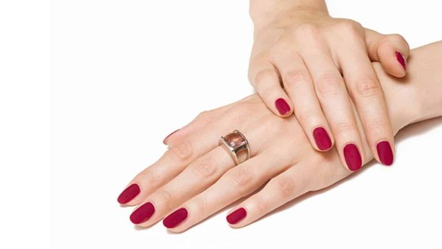 زبدة الشيا وعلاجات أخرى تخلصك من تجاعيد اليدين