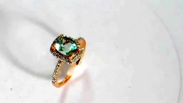 شاهدي أفخم خواتم الأحجار الكريمة لسهرة رأس السنة 2019