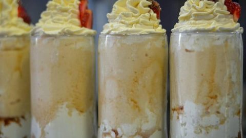 خطوات تجهيز سلطة الفواكه بالقشطة والعسل