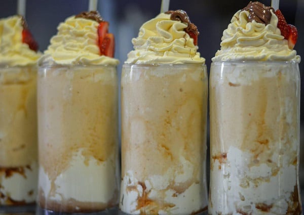 خطوات تجهيز سلطة الفواكه بالقشطة والعسل