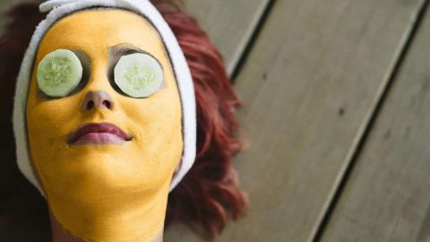 صفار البيض.. مكون بسيط ونتائج جمالية سحرية!