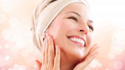 قناع الزبادي والأسبيرين لتفتيح البقع الداكنة