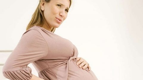 تخلصي من الإمساك خلال الحمل بهذه الطرق السريعة