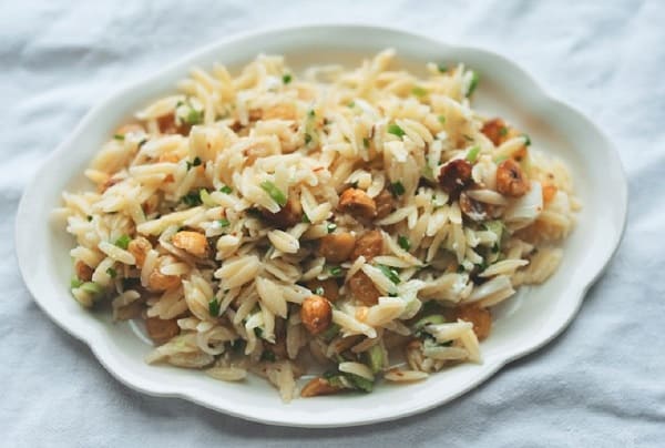 طريقة تجهيز لسان عصفور بالزبيب