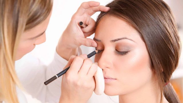 احصلي على ماكياج نيود ناعم بهذه الخطوات