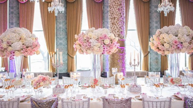 بالصور: أفضل أفكار تزيين طاولات حفلات الزفاف لهذا الموسم