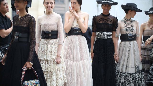 أسبوع الموضة بباريس يكشف عن أزياء وفساتين ديور كوتور لربيع 2019