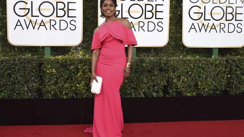 إطلالات محتشمة وأنيقة من دور الأزياء العالمية لسهرات 2019