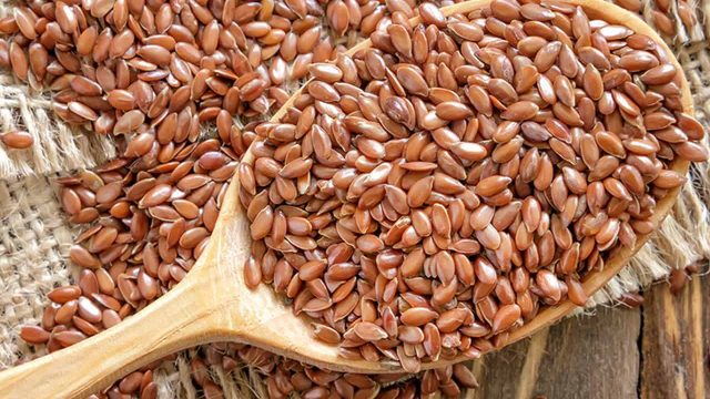 استخدامات جمالية مذهلة لحب الرشاد.. لا تفوتيها