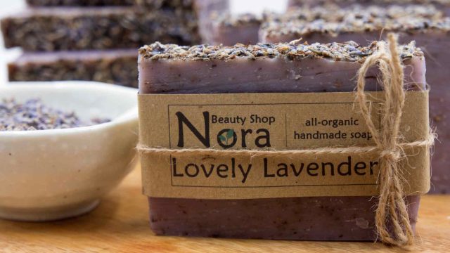 طريقة تجهيز كرة الاستحمام الفوارة باللافندر والبابونج